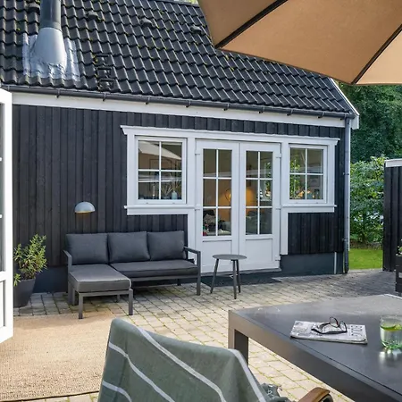 2 Bedroom Beautiful In Nykobing Sj * Nykøbing Sjælland