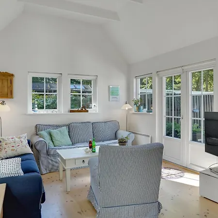 2 Bedroom Beautiful In Nykobing Sj * Nykøbing Sjælland